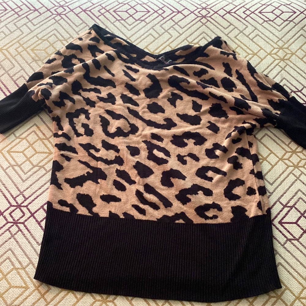 Leopard print top